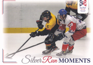 YOUNG LIONS U18 HLINKA/GRETZKY CUP 2023 - Max Curran pronásleduje Herzoga č. SRM-20 Silver Run Moments
